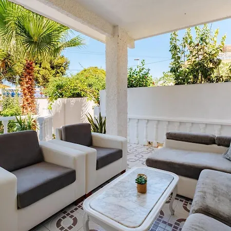 Private Pool Bbq 5-min Walk To Torrevieja